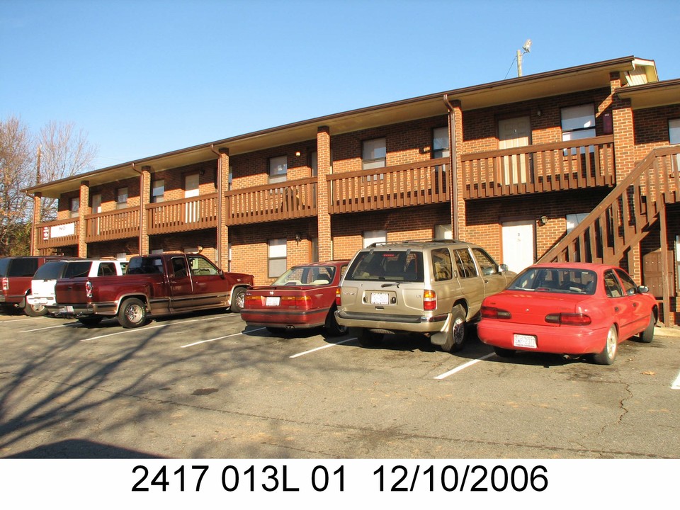 Carriage Place Apartments in Winston-Salem, NC - Building Photo