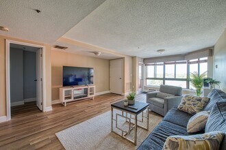 200 Burkhall St in Weymouth, MA - Foto de edificio - Building Photo