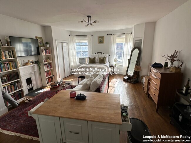 21 Mount Vernon Sq, Unit 500 in Boston, MA - Building Photo - Building Photo