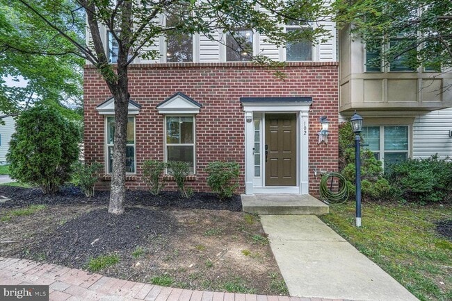 property at 102 Vista Knoll Dr