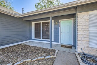 203 E Garrett Run in Austin, TX - Foto de edificio - Building Photo