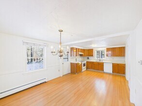 24 Walpole St in Dover, MA - Building Photo - Building Photo