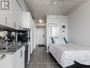 1900 Simcoe St N in Oshawa, ON - Building Photo - Building Photo