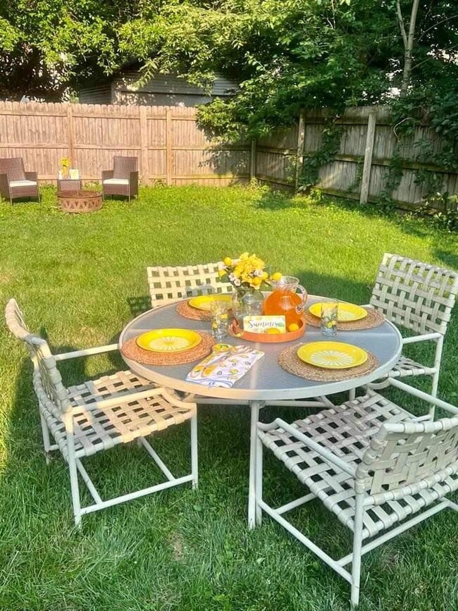 1200 N Orange St, Unit Basement Studio #4 in Peoria, IL - Building Photo - Building Photo