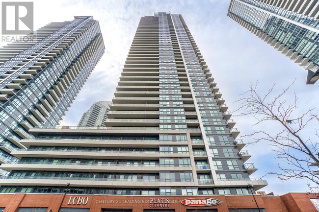 2220-2220 Lake Shore Blvd W in Toronto, ON - Building Photo - Building Photo