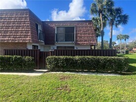 3033 SW Sunset Trace Cir in Palm City, FL - Building Photo