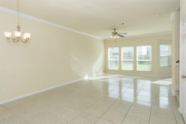 2535 Elm Crossing Trail