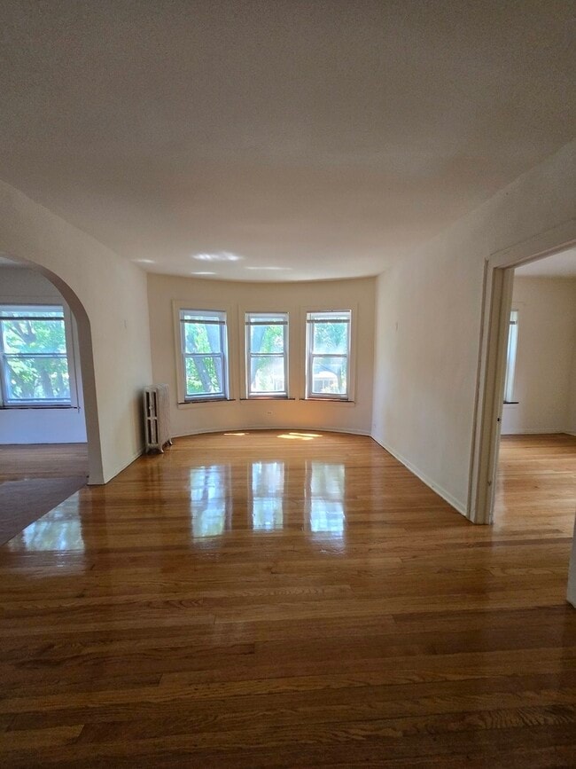 6238 N Magnolia Ave, Unit 2 in Chicago, IL - Building Photo - Building Photo