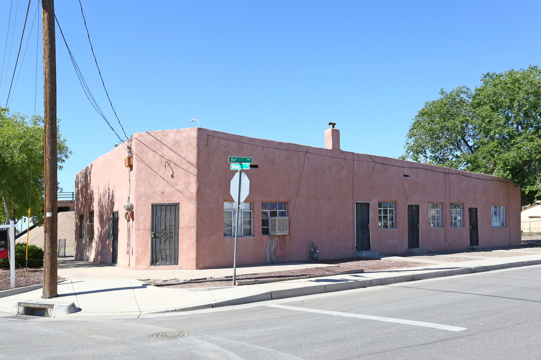 118 Bell Ave SE in Albuquerque, NM - Foto de edificio