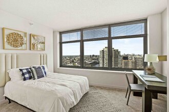 551 W Kinzie St in Chicago, IL - Foto de edificio - Building Photo