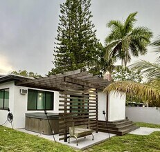 2631 Roosevelt St in Hollywood, FL - Building Photo - Building Photo