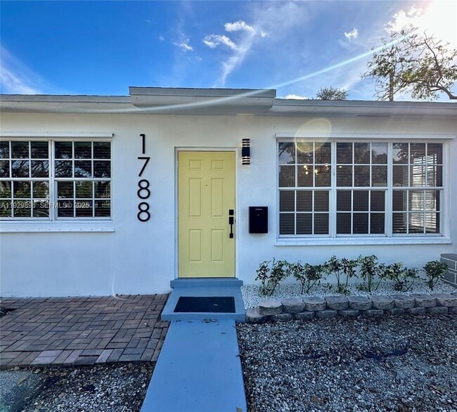 1788 NE 169th St in North Miami Beach, FL - Building Photo - Building Photo