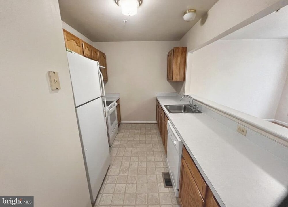 3615 Harbor Rd in Chesapeake Beach, MD - Building Photo