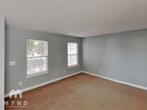 14008 Mallard Lake Rd in Charlotte, NC - Foto de edificio - Building Photo