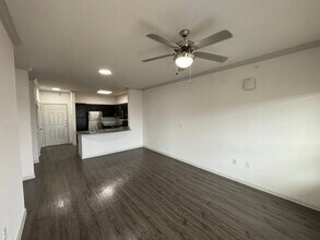 4624 Cromwell Dr in Kyle, TX - Foto de edificio - Building Photo