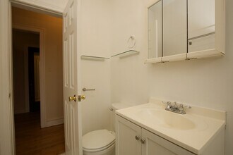 1305 Oak Ave, Unit A01W in Evanston, IL - Foto de edificio - Building Photo