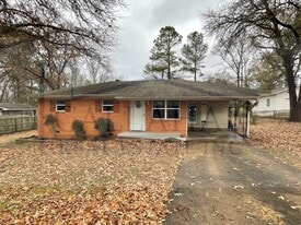 313 Parkdale Rd in Sherwood, AR - Building Photo