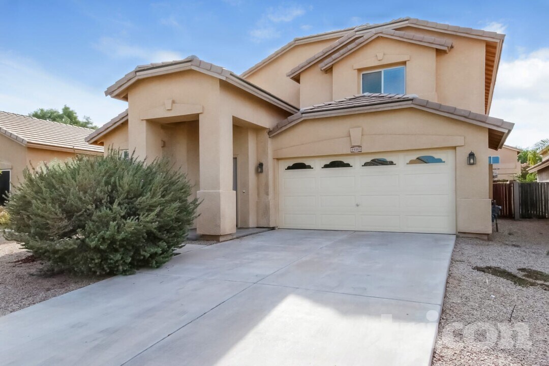 44369 W Oster Dr in Maricopa, AZ - Foto de edificio