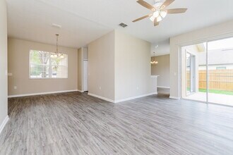 765 Paris Dr in Kissimmee, FL - Building Photo - Building Photo