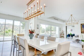 12148 Travis St in Los Angeles, CA - Building Photo - Building Photo