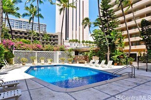 1720 Ala Moana Blvd in Honolulu, HI - Building Photo