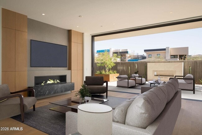 4849 N Camelback Rdg Dr