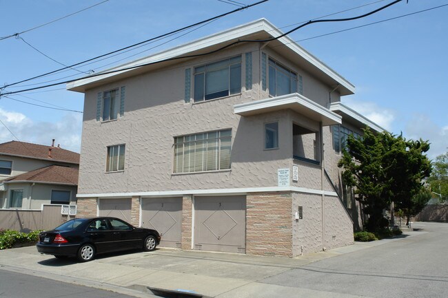 3218 Yosemite Ave in El Cerrito, CA - Foto de edificio - Building Photo