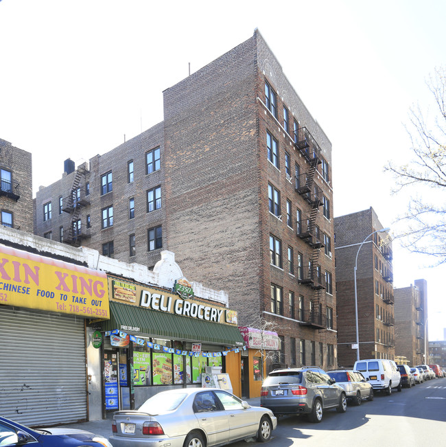 2334 Tiebout Ave in Bronx, NY - Building Photo - Building Photo