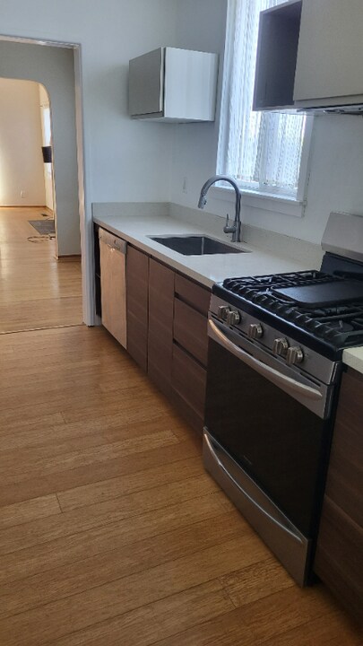 5429 Van Fleet Ave in Richmond, CA - Building Photo