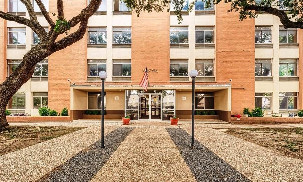 7520 Hornwood Dr in Houston, TX - Building Photo