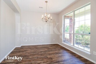 9921 Shelburne Rd in Fort Worth, TX - Foto de edificio - Building Photo