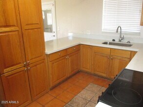 2021 S La Rosa Dr in Tempe, AZ - Building Photo - Building Photo