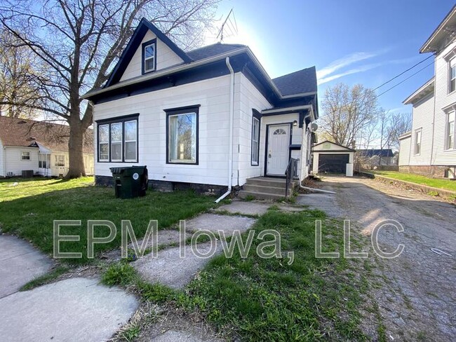 property at 813 W 2nd St
