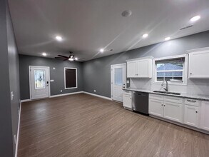 235 Guthrie Dr in Bardstown, KY - Building Photo - Building Photo