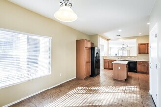 526 W Calle Sombra Linda in Sahuarita, AZ - Foto de edificio - Building Photo