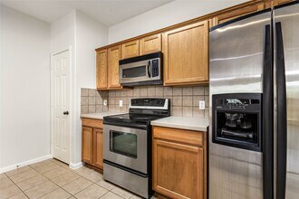 6607 Lake Woodlands Dr in The Woodlands, TX - Building Photo - Building Photo