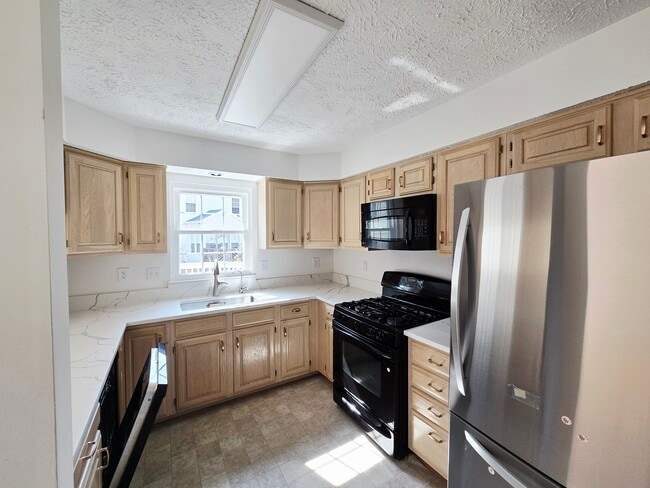 18636 Clovercrest Cir in Olney, MD - Foto de edificio - Building Photo