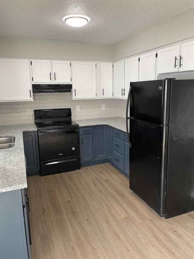 817 SE Hackley Ave in Des Moines, IA - Building Photo - Building Photo