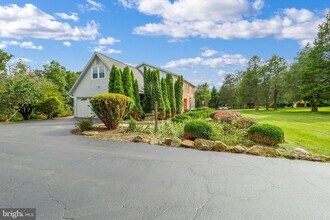 21960 Oatlands Rd in Aldie, VA - Building Photo - Building Photo