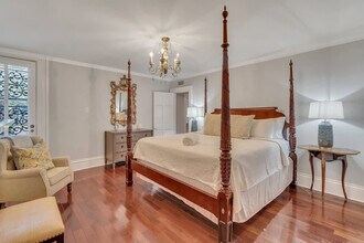 9 W Gordon St in Savannah, GA - Building Photo - Building Photo