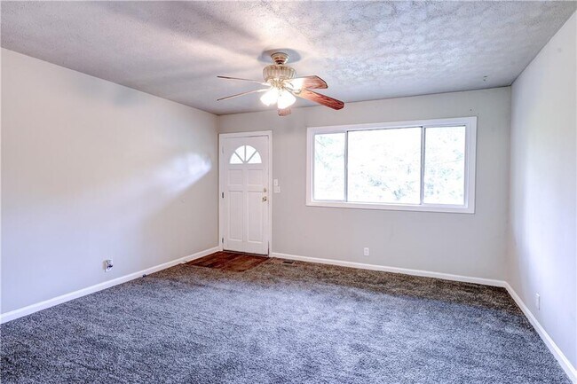 5904 Heatherwood Ln in Riverdale, GA - Building Photo - Building Photo