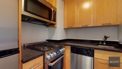236 E 36th St in New York, NY - Building Photo - Building Photo
