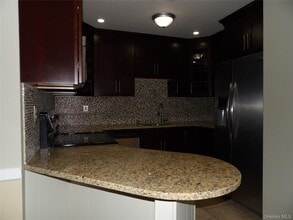 26 Greenmeadow Dr in Babylon, NY - Building Photo - Building Photo