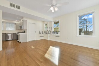 48 Manthorne Rd, Unit 1 in Boston, MA - Building Photo - Building Photo