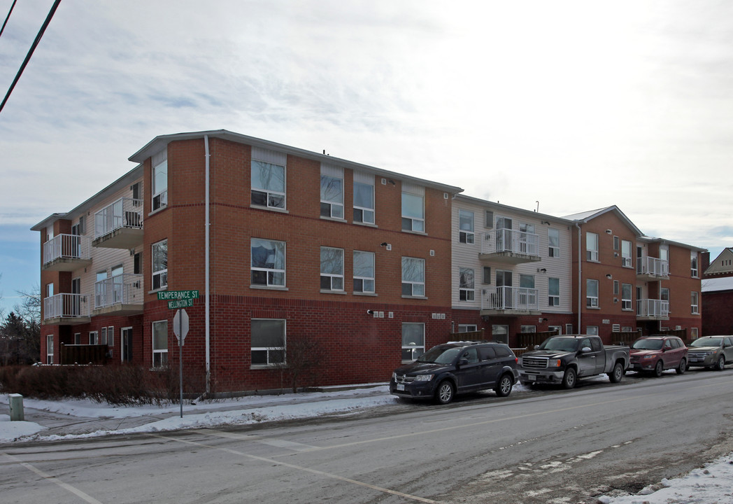 The Town & Country on Wellington in Clarington, ON - Building Photo