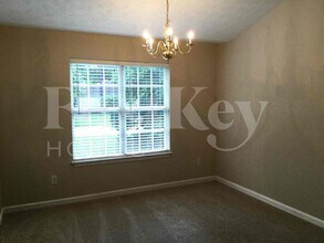 200 Fairview Chase Rd in Covington, GA - Foto de edificio - Building Photo