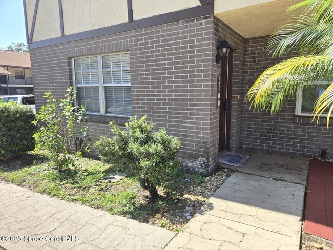 3100 Sir Hamilton Cir in Titusville, FL - Building Photo - Building Photo