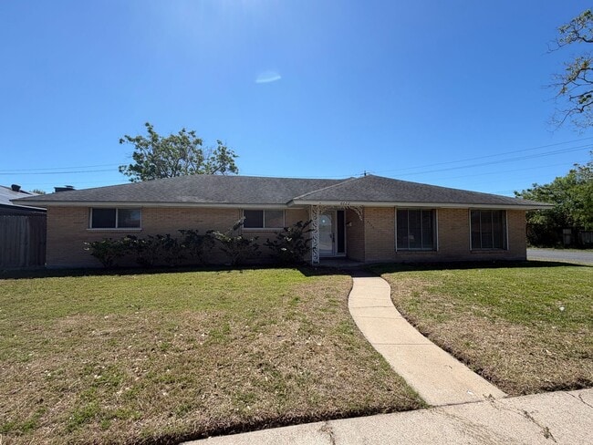 6022 Killarney Dr in Corpus Christi, TX - Building Photo - Building Photo