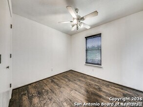 6327 Fence Crossing in San Antonio, TX - Building Photo - Building Photo