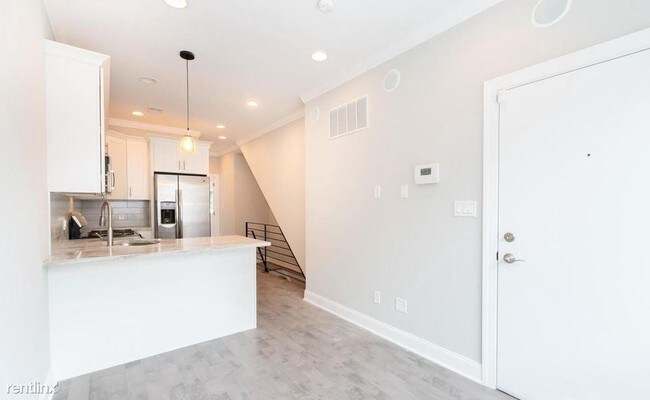 2440 W Jefferson St in Philadelphia, PA - Building Photo - Building Photo